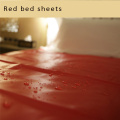 Bed sheet red
