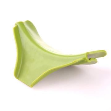 Creative Anti-spill Silicone Slip Pour Soup Spout Funnel Pans and Bowls and Jars Silicone Soup Funnel Deflector Kitchen Gadgets