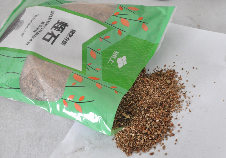 Vermiculite a 3.5L bag for garden plants without soil Digital Culture Nutritive soil means better soil permeability