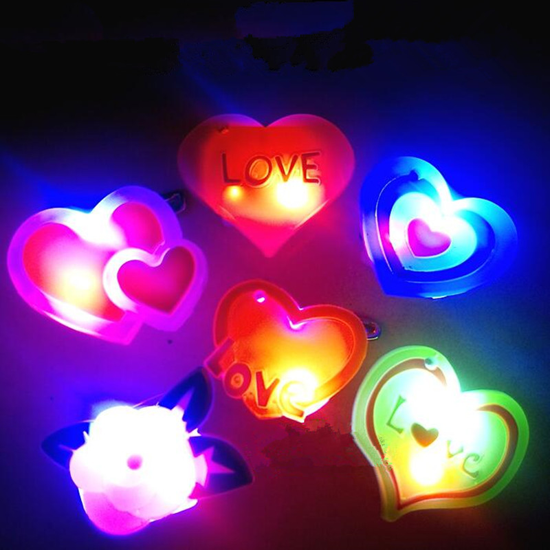 New Love Heart LED Flashing Brooch Pin Adulst Bar Disco Rave Glow Badge Valentine's Day Gift Halloween Glow Party Supplies
