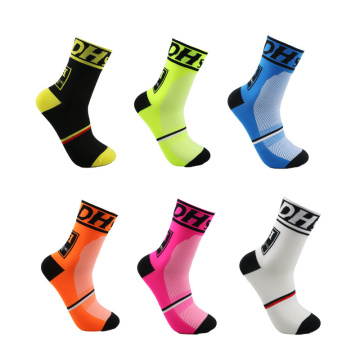 High quality Professional brand Cycling sport socks Protect feet breathable wicking socks cycling socks Bicycles Socks