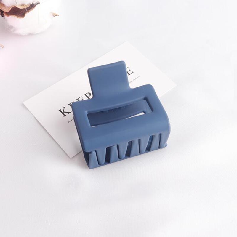 Korean Acrylic Women Hair Claws Crab Clamps Charm Solid Color Lady Hair Clips Retro Make up Hairdress Hair Styling Tool