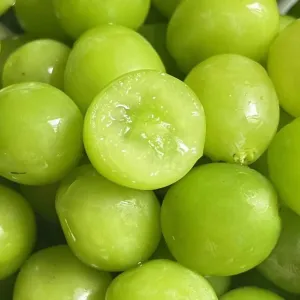 Delicious Shine Muscat Grapes Natural Taste
