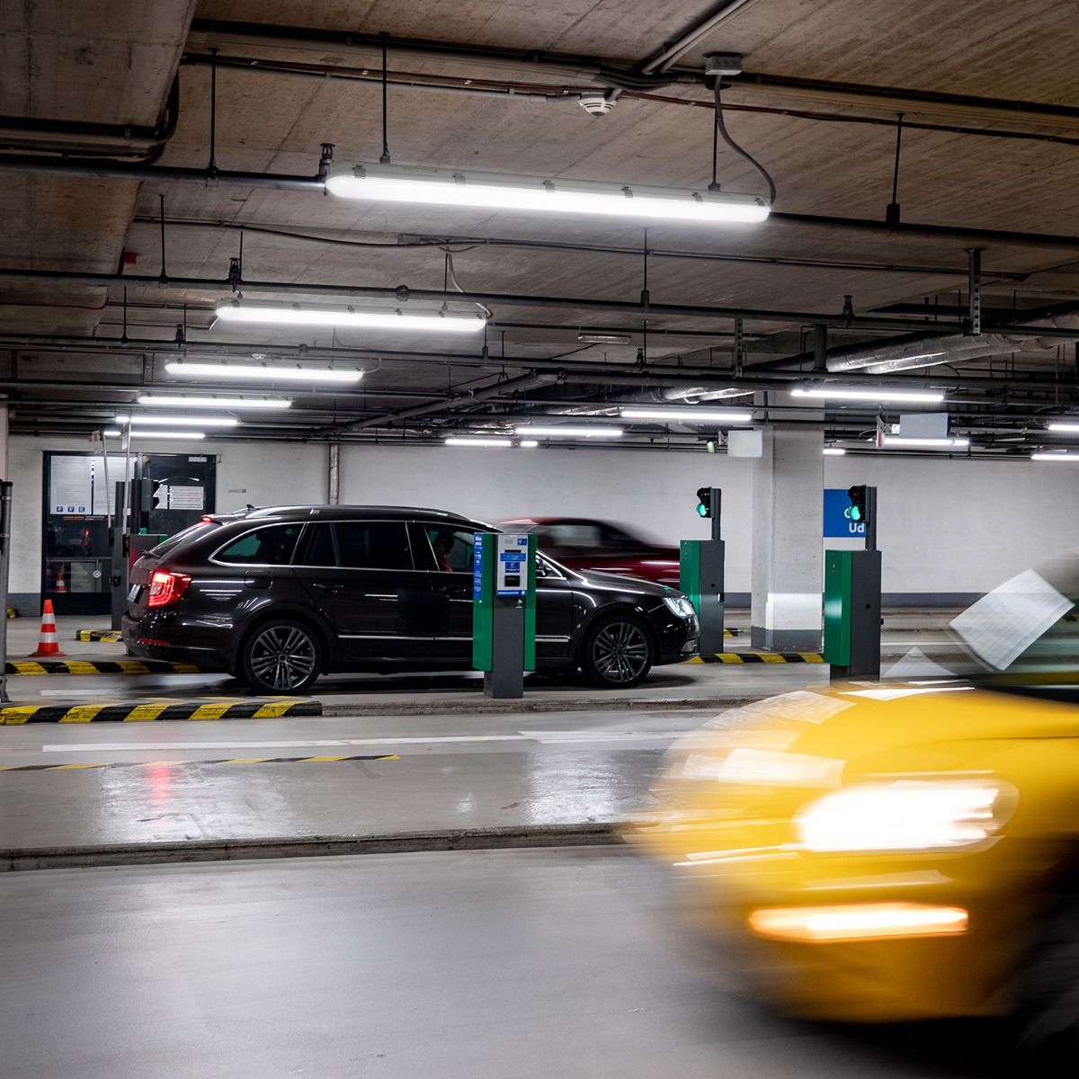 Bluetooth Mesh Motion Sensors Underground Parking Lot Lighting