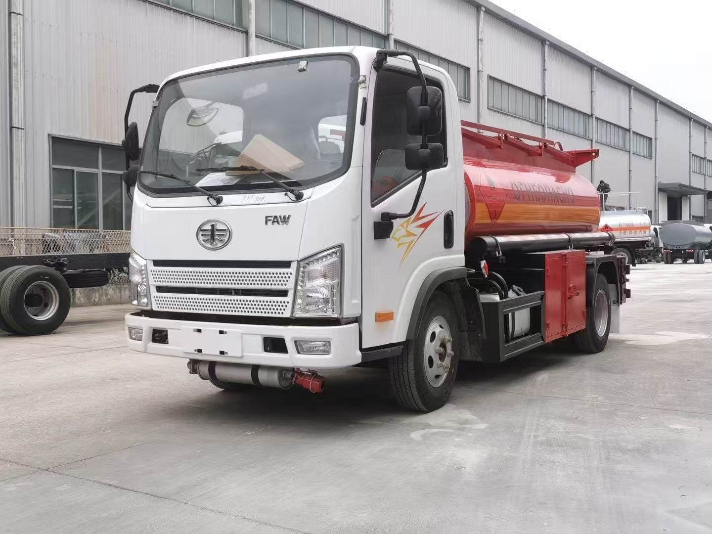 FAW Fuel Truck (7)