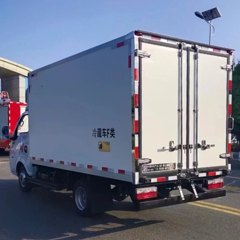 Dongfeng insulation truck
