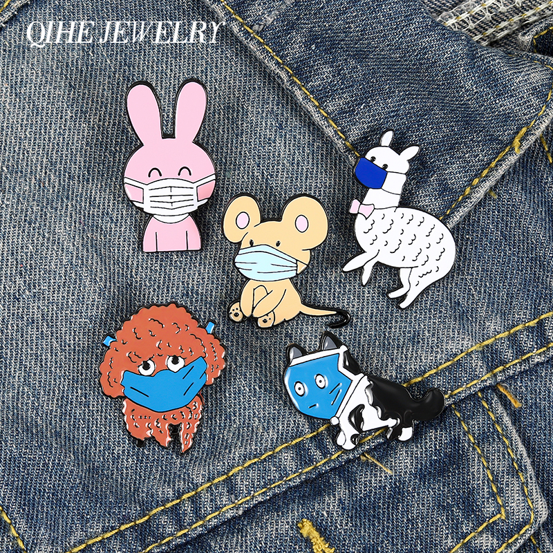 Cute Animals wearing masks Enamel Lapel Pins Cartoon Brooches Badges stay safe Fashion Pins Gifts for Friends Jewelry Wholesale