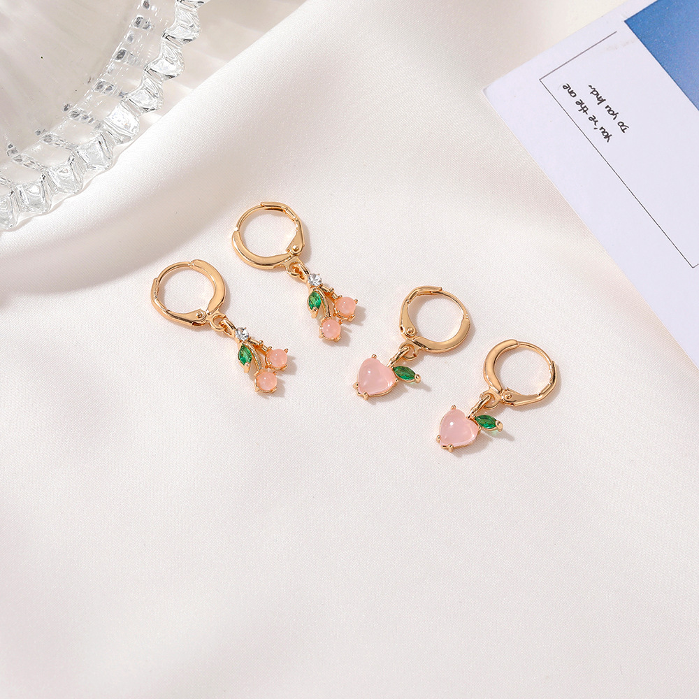Factory direct sale small fresh fruit sweet crystal peach strawberry grape art student earrings