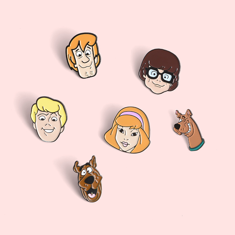 Cartoon character Scooby Doo brooch personality collar paint brooch enamel alloy badge clothes bag accessories