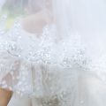 2 Tier Double Layer Women Wedding Veil Glitter Sequins Embellished Eyelash Scalloped Lace Trim Comb Bridal Veil Party Costume