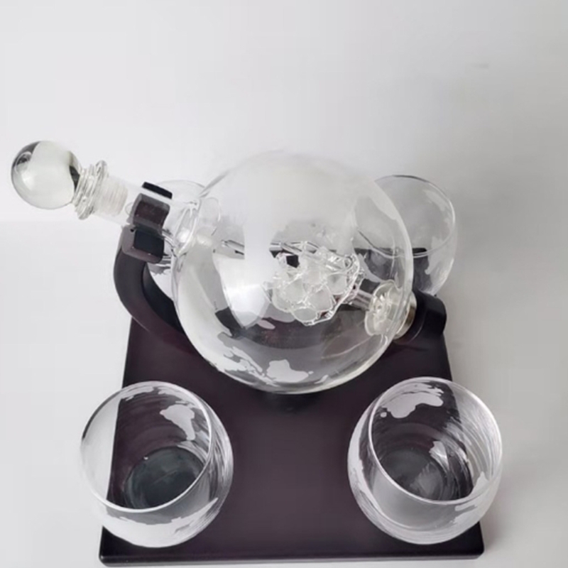 850ML Globe Glass Bottle With Wooden Base Whiskey Decanter Antique Ship Whiskey Dispenser Home Bar Decor