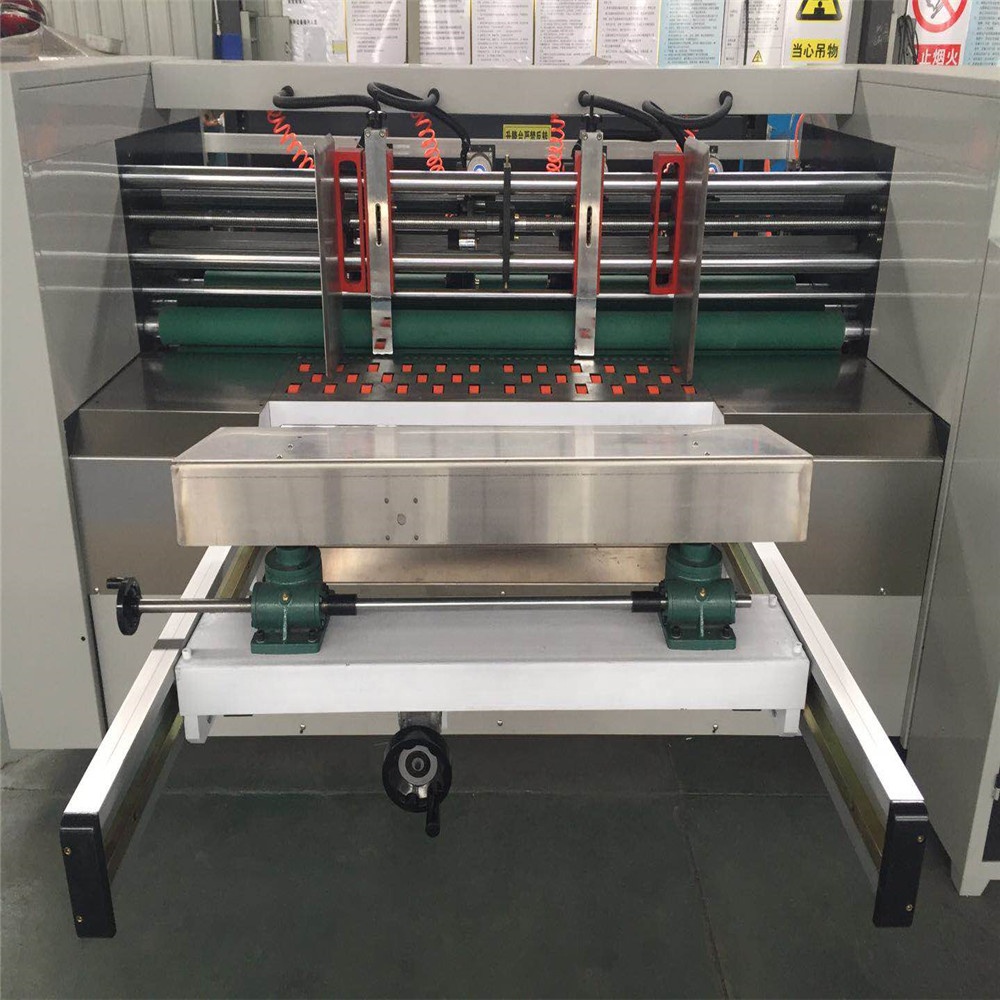 Auto thin blade and slitter score machine for carton produce3