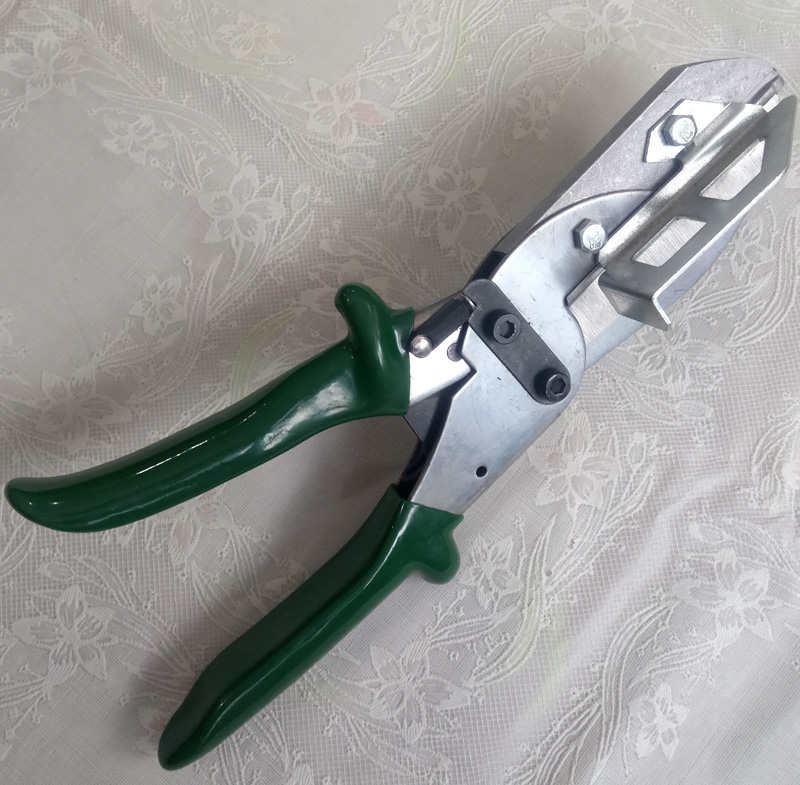 Sharp Screen Printing Squeegee Strip Scissor Green Color One Piece Rubber Cutter Easy to Operate Glue Length