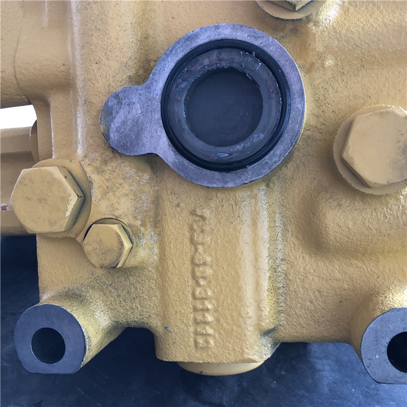 SD23 bulldozer parts blade control valve 709-62-31103