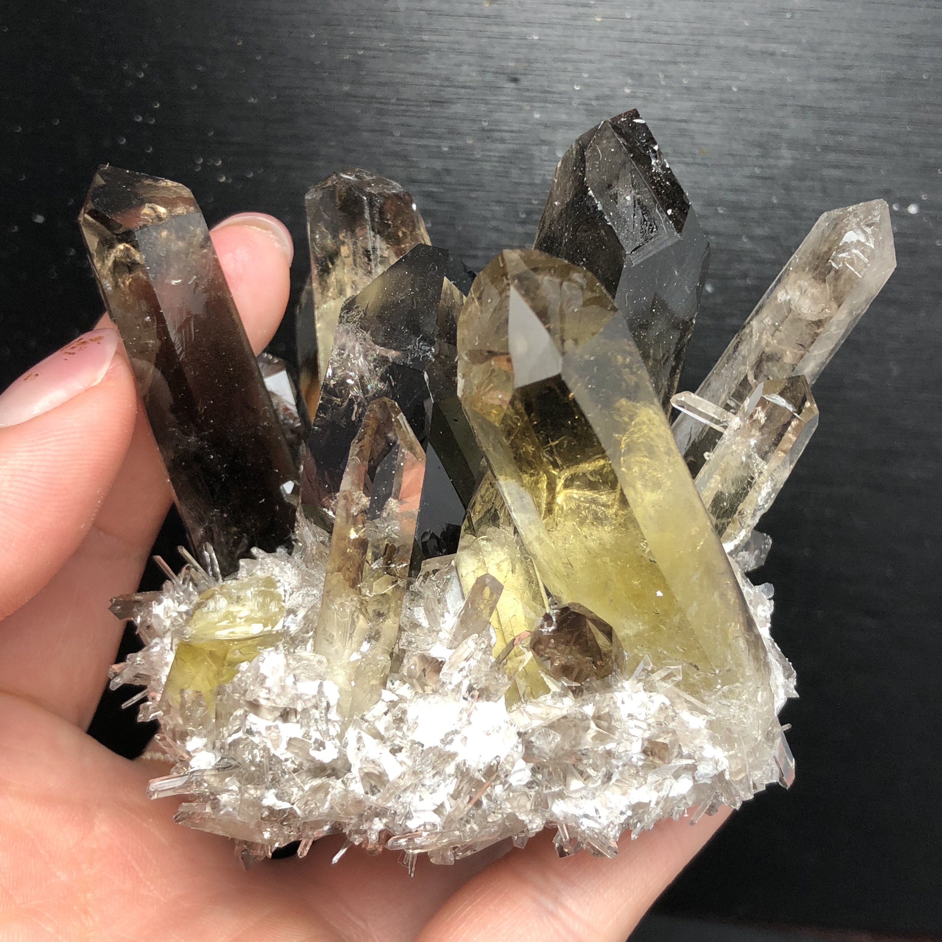 unique Natural tawny transparent quartz crystal clusters of mineral samples, reiki healing beautiful craft home decoration