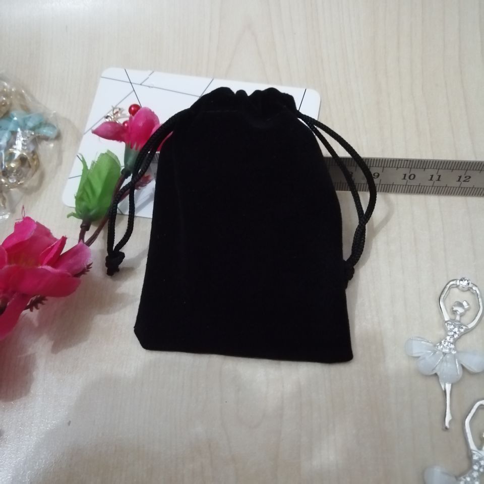 50pcs Black Velvet Bags Jewellery Pouches 10x16 13x18 15x20 17x23cm Drawstring Wedding Christmas Gift Bags Jewelry Packaging Bag