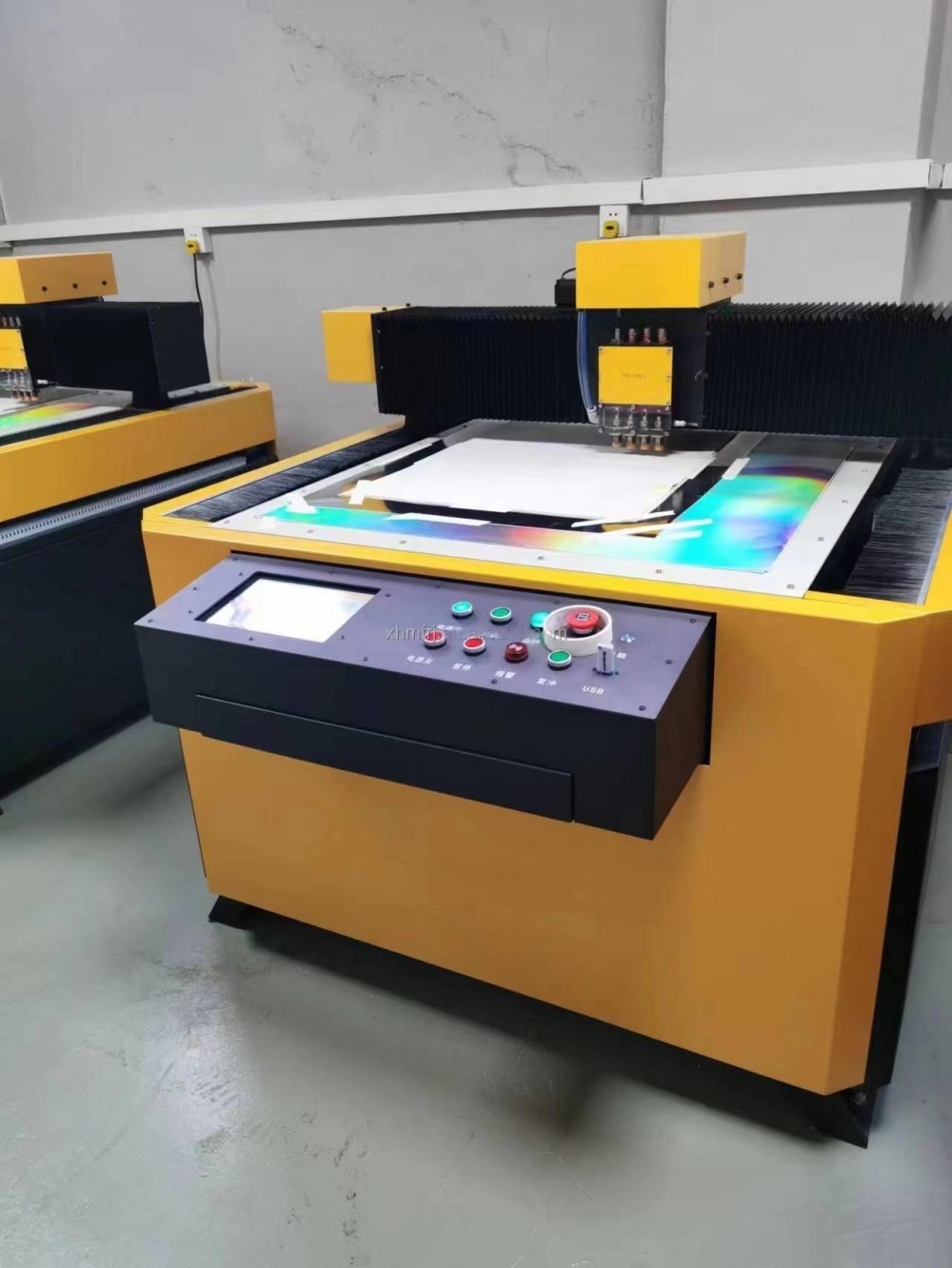 HM-05 Hot Sale Cnc Leather Upholstery Punching Machine Car Seat Cover Punching Machine (4)