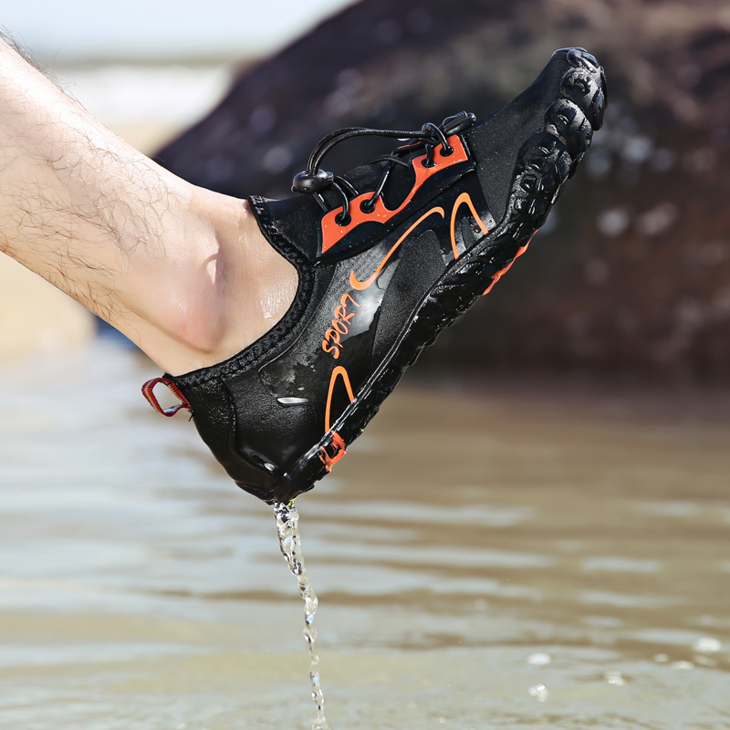 2020 Style Men Fashion Outdoor Sports Aqua Shoes Man Canyoneering Beach Walking Sneakers Fashion Water River Tracing Swim Shoes