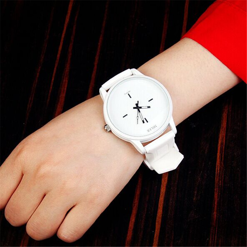 Harajuku Wind WOMEN'S Watch Trend Europe and America Large Dial Simple Black and White South Korea Couples Cool Fashion Man High