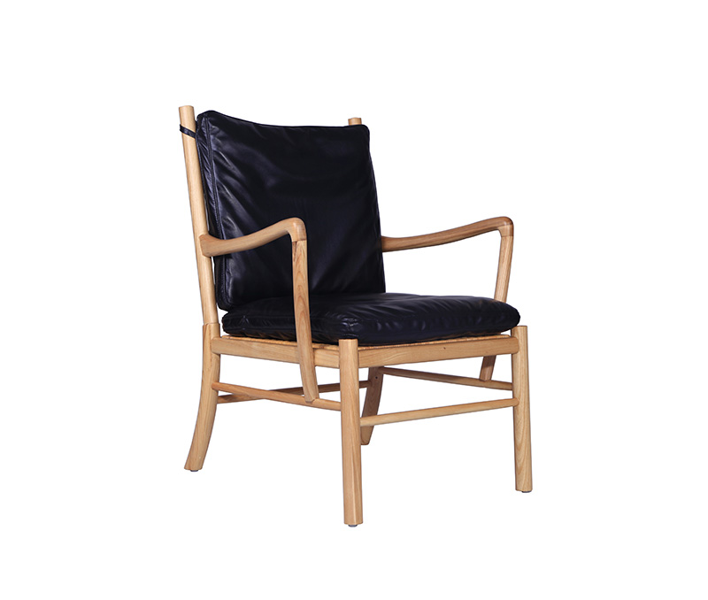OW149_Colonial_Lounge_Chair_in_black_leather