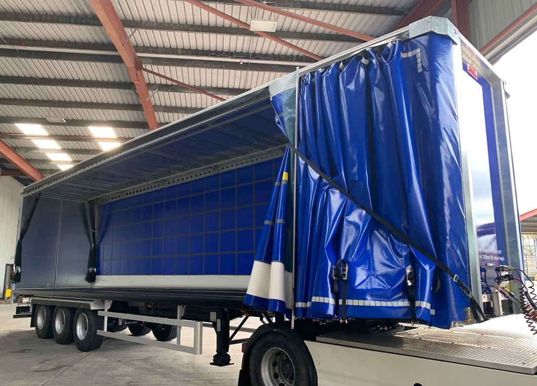 Truck side curtain