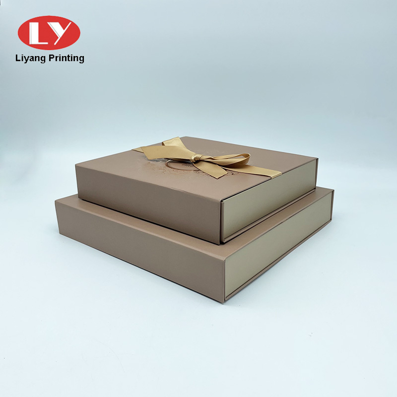 Box With Ribbon Jpg