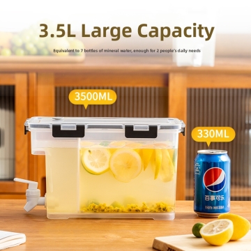 Large-capacity cool water bottle with spout