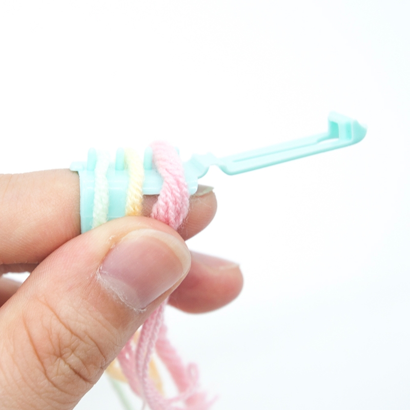 4Pcs Finger Splitter Sweater Wool Knitting Tool 4 Yarn Guide Thimble Plastic Sewing Accessories