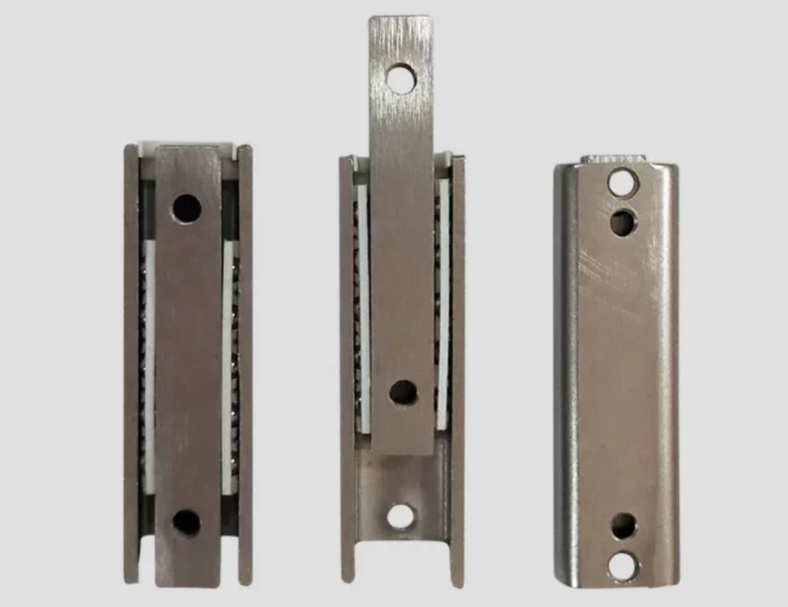 Fiber cleaver guide rail 444