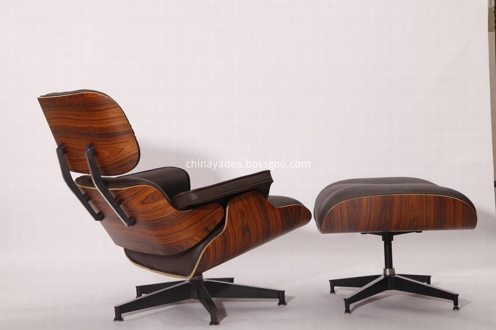 Black Eames rosewood Leather Lounge Chair