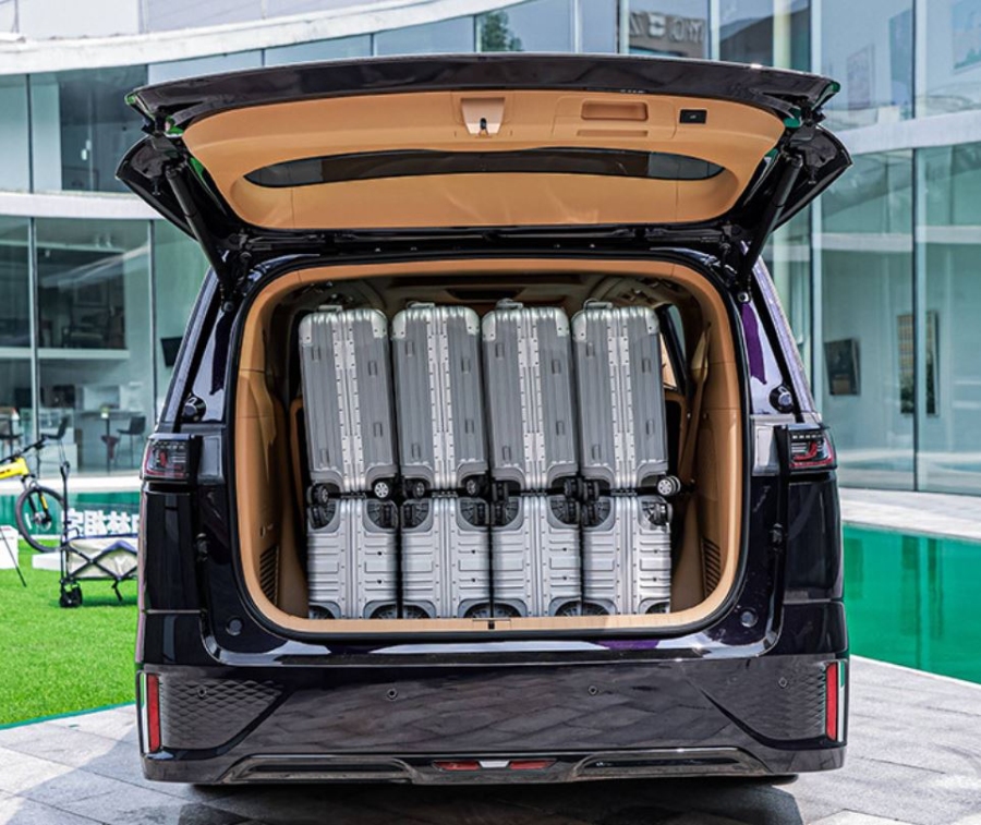 Extra-large cargo space