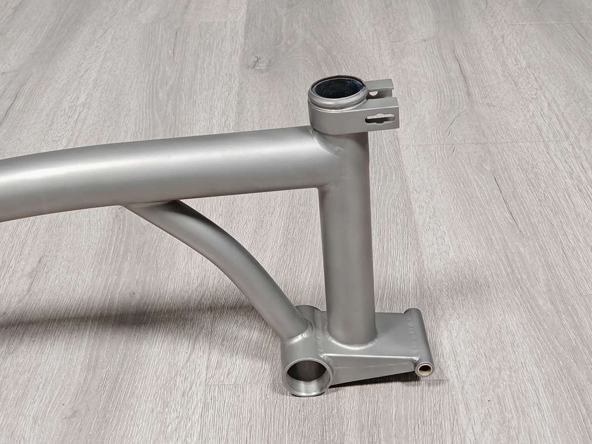 Titanium alloy main frame for Brompton