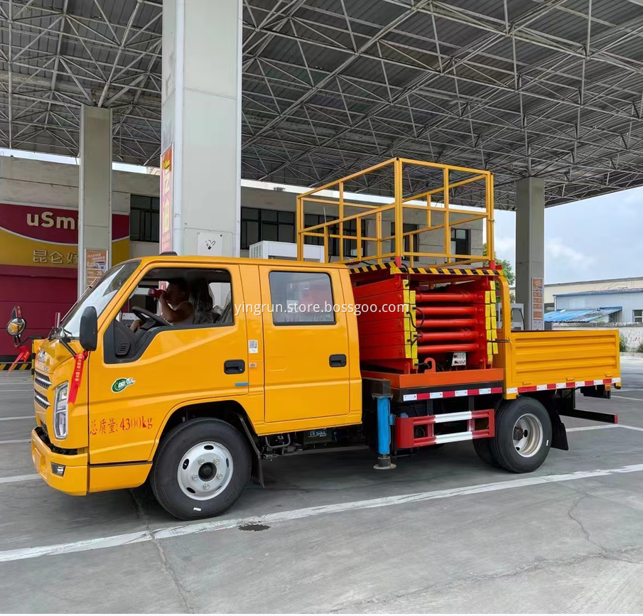 Jiangling double row cab  12 meter lifting platform