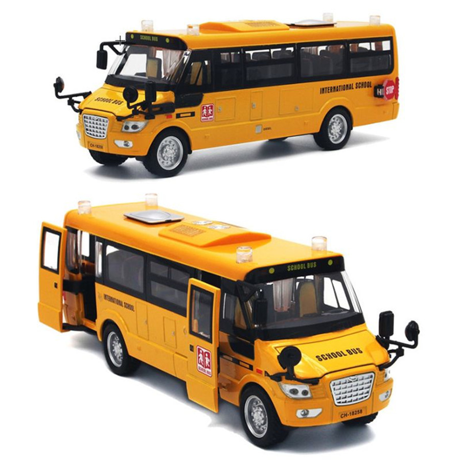 1:32 Large Diecast American School Alloy Bus Model Student Yellow Pull Back School Bus With 5 Doors Music Light For Children Boy