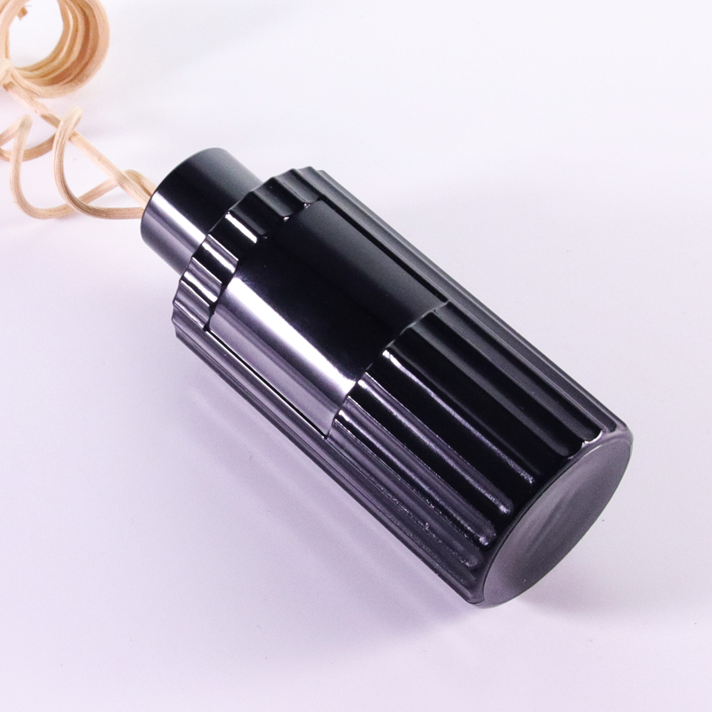 Special Shape Black Aromatherapy Bottle5 Jpg
