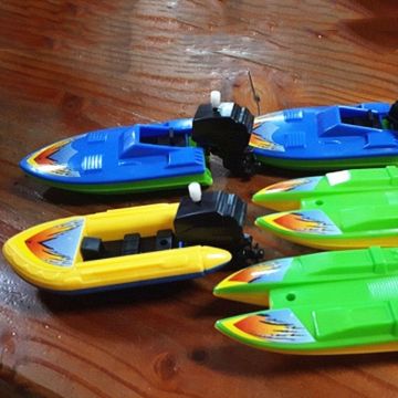 Baby Toy Kid Wind Up Clockwork Boat Ship Toys Bath Toy Play Water Bathroom R9JD