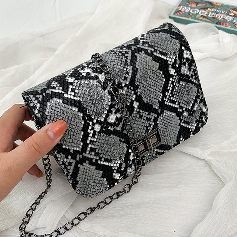 Women Serpentine Shoulder Bags Small Square Messenger Bag PU Leather Snake Print Chain Handbag For Lady Mini Crossbody Bags