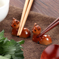 1pcs Chopsticks Holders Cute Dog Plum Dear Shape Ceramic Ceramic palillos chinos Rest Rack Flatware Spoons Fork Stand Shelf