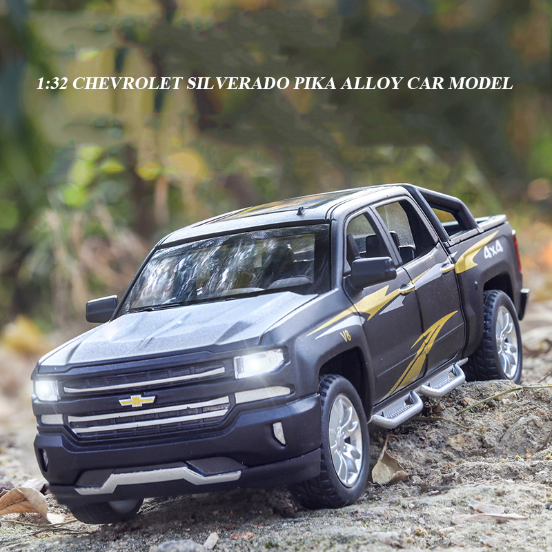 1:32 Chevrolet Silverado Pika Alloy Car Model Diecast Toy Vehicle 6 Open Doors With Sound/Light/Pull-back Toys For Children