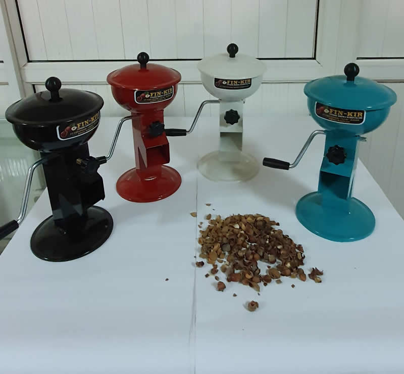 Kitchen Hazelnut Nut Shell Cracking Walnut Almond Apricot Kernel Olive Crusher Machine Hand Made Grinding Milling Multi Function