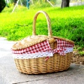 Country Style Wicker Picnic Basket Hamper with Lid and Handle & Liners for Picnics, Parties and BBQs