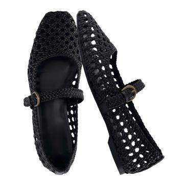 Women's hand-knitted, comfortable and elegant ballet flats