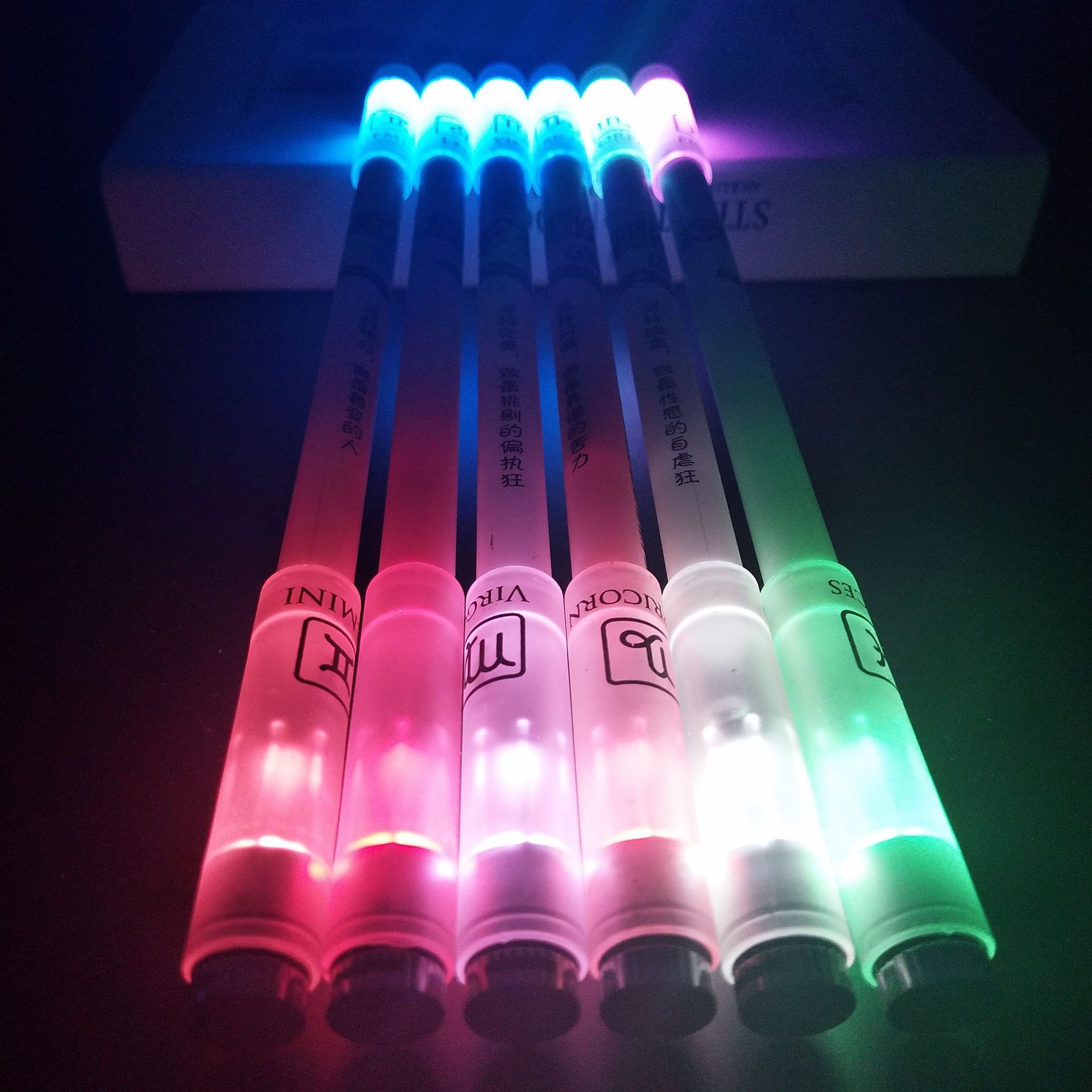 Hot Sales 1 Piece High Quality LED Flash Gel Pen Students Fashion Flash Spinning Pen Kids Christmas Gift Office Supply