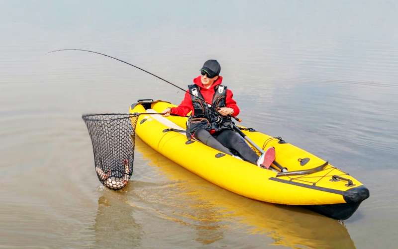 China manufacture plastic 10 ft fishing inflatable kayak 3 person folding 2 seater kayak canoe 2020