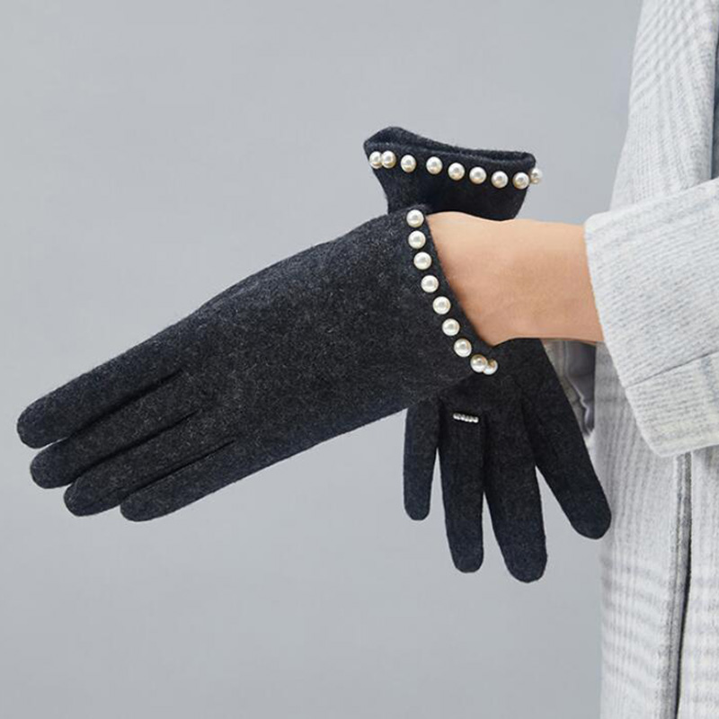 Winter Women Warm Cashmere Embroidery Touch Screen Gloves Female Rabbit velvet High-end Pearl Ring Thicken Driving Mittens H69