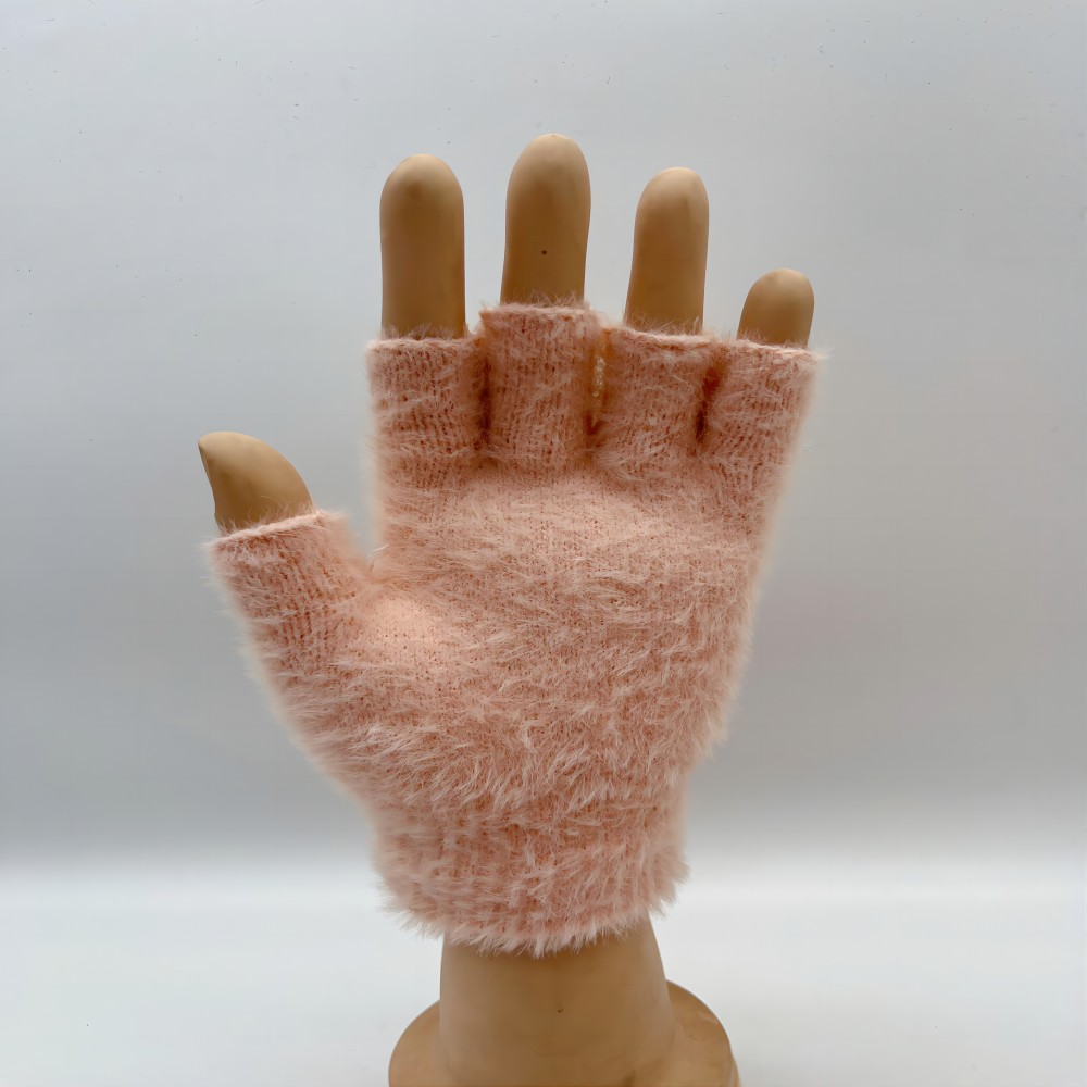 Cf S 0013 Knitted Gloves 4