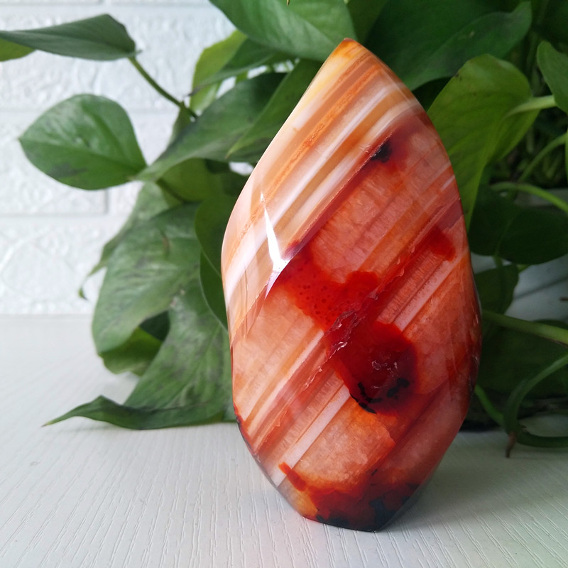100%Natural red agate crystal flame decorated agate ice cream mineral specimen