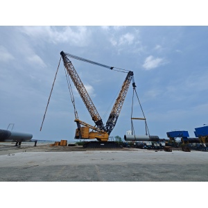 Used XCMG XGC16000 crawler crane